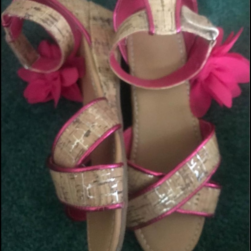 Pumps/Sandals - Picture 2 of 2